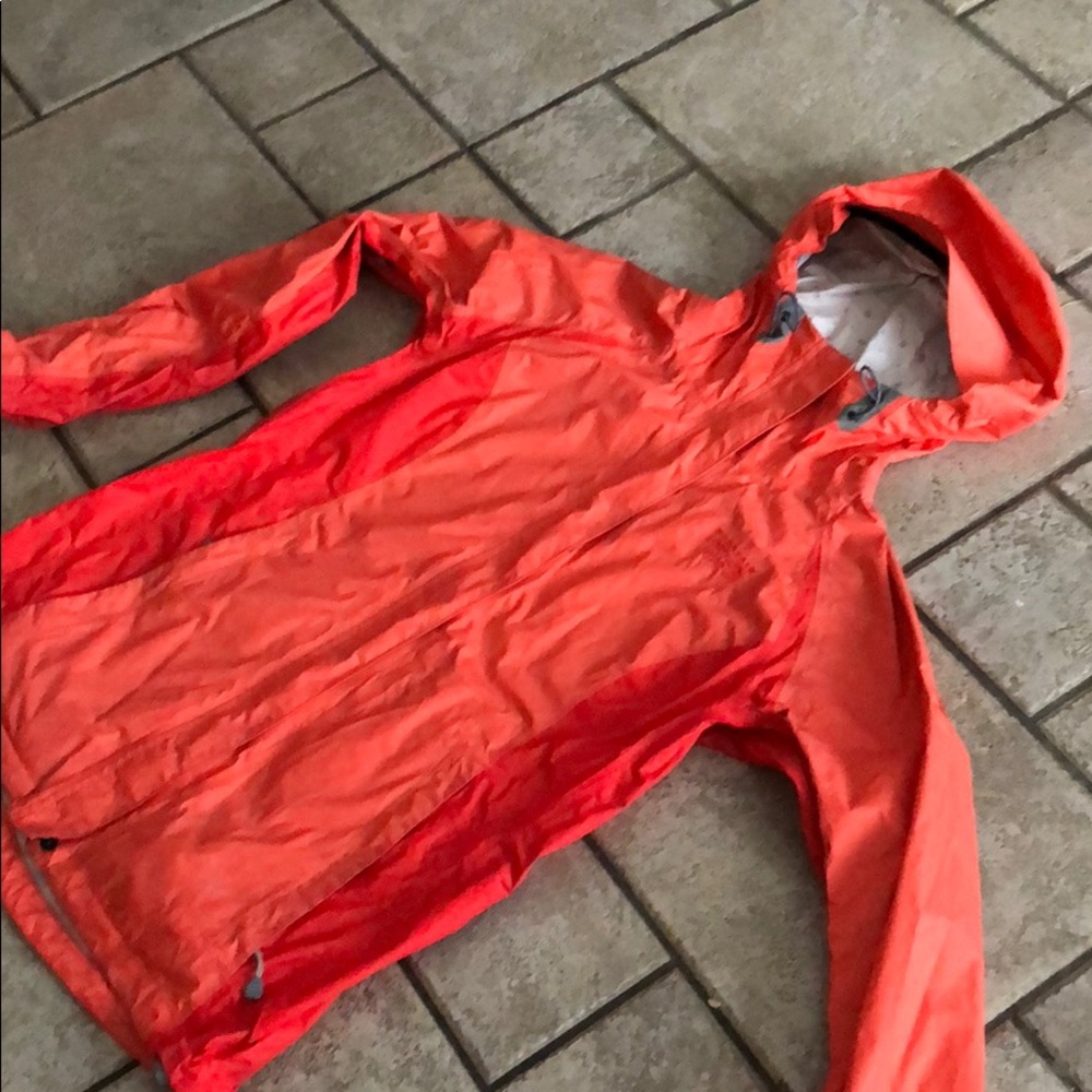 Mountain Hardwear rain shell